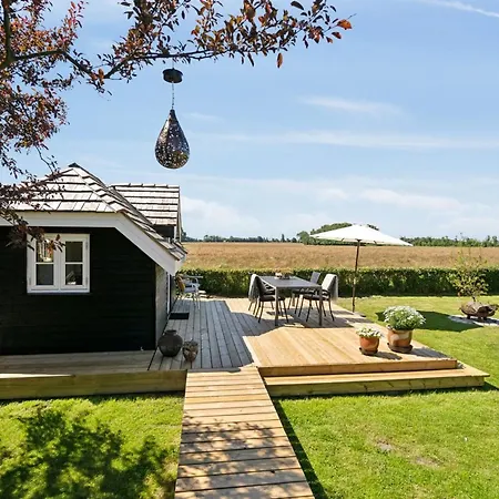 Ainikki - 200m From The Sea By Interhome *